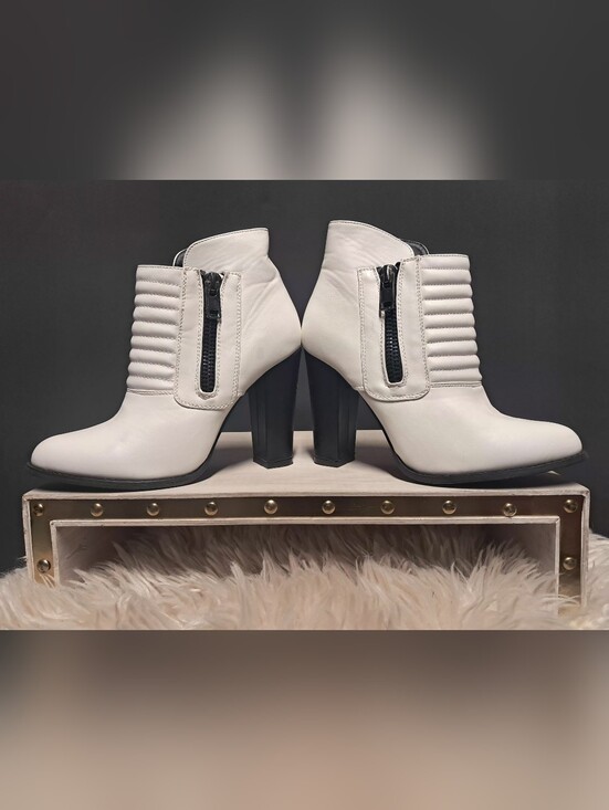 Beau + Ashe Shoes - Beau & Ashe Vegan Leather Zip Up Ankle Boots Size 10